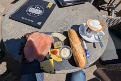 Ich gönne mir erstmal ein stärkendes Frühstück 